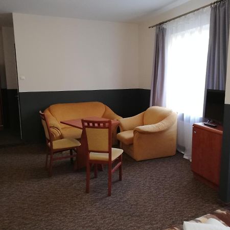 Bristol Economy Bed & Breakfast Битом Екстериор снимка