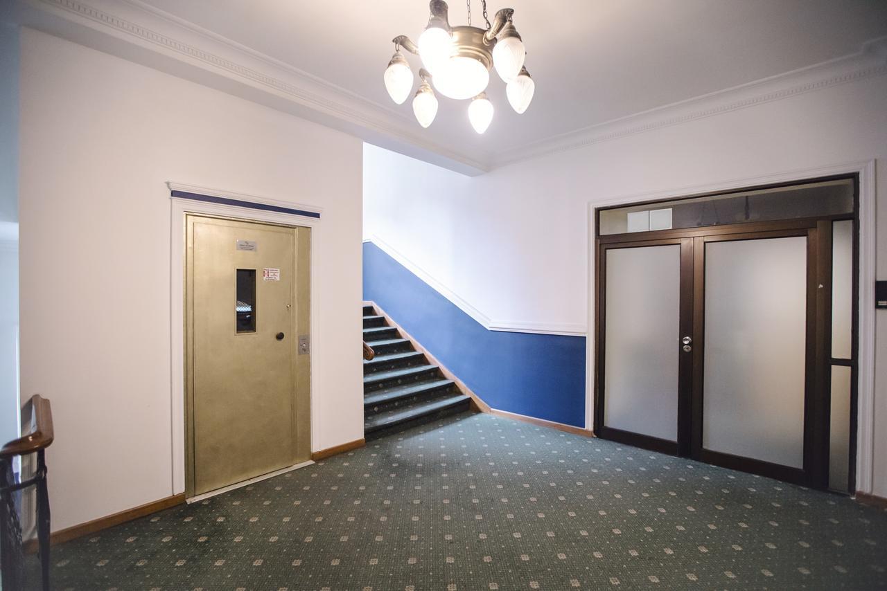Bristol Economy Bed & Breakfast Битом Екстериор снимка