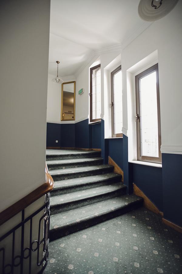 Bristol Economy Bed & Breakfast Битом Екстериор снимка
