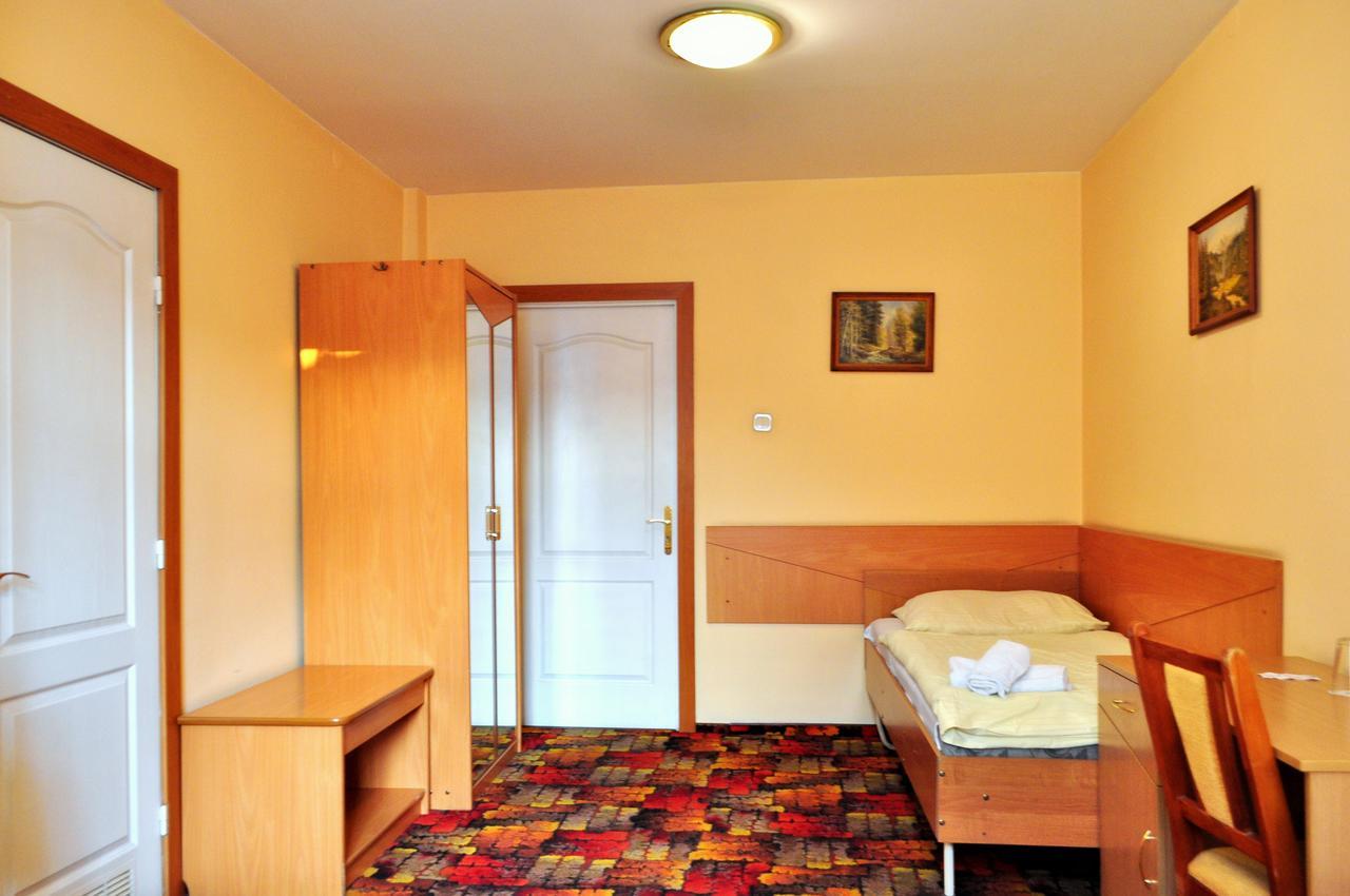 Bristol Economy Bed & Breakfast Битом Екстериор снимка