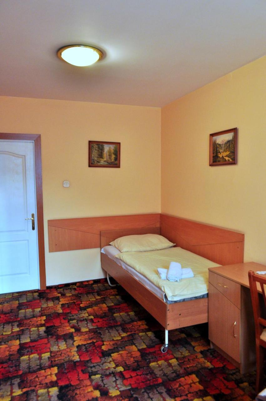 Bristol Economy Bed & Breakfast Битом Екстериор снимка