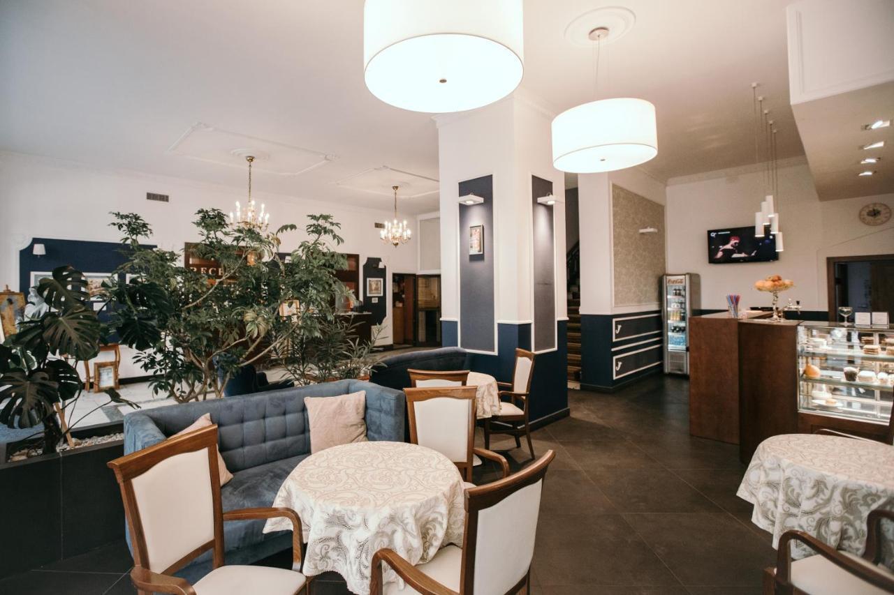 Bristol Economy Bed & Breakfast Битом Екстериор снимка