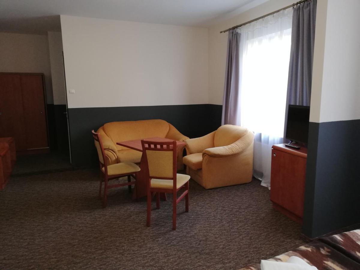 Bristol Economy Bed & Breakfast Битом Екстериор снимка